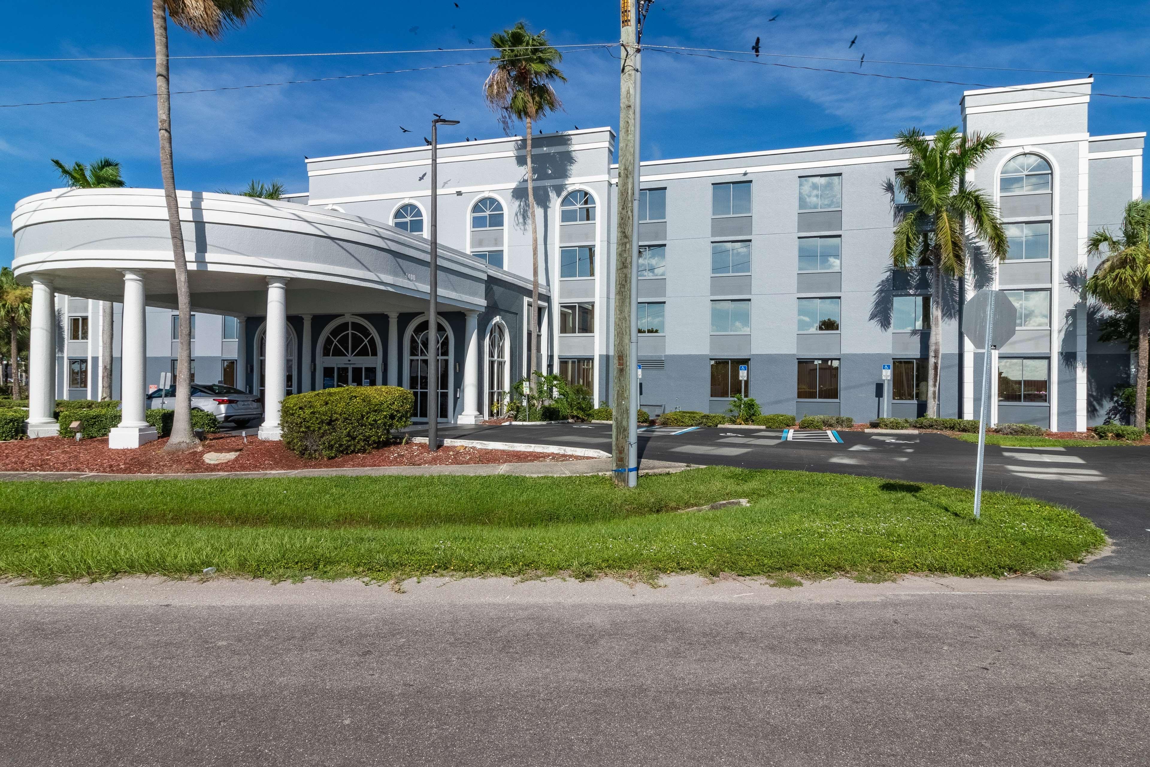 Best Western Fort Myers Inn And Suites Екстериор снимка