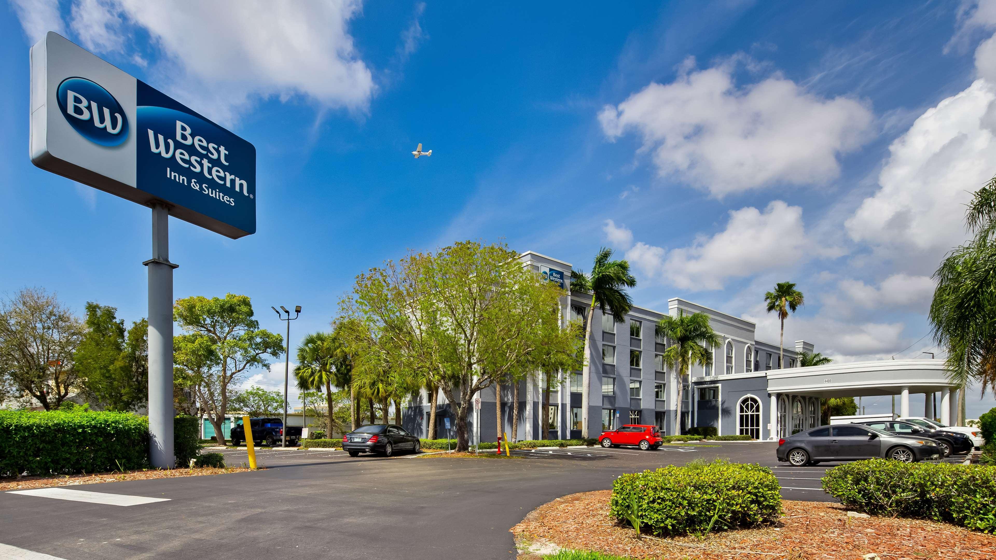 Best Western Fort Myers Inn And Suites Екстериор снимка